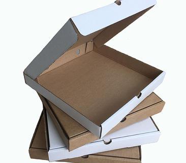 Коробки для пиццы из бурого и белого картона